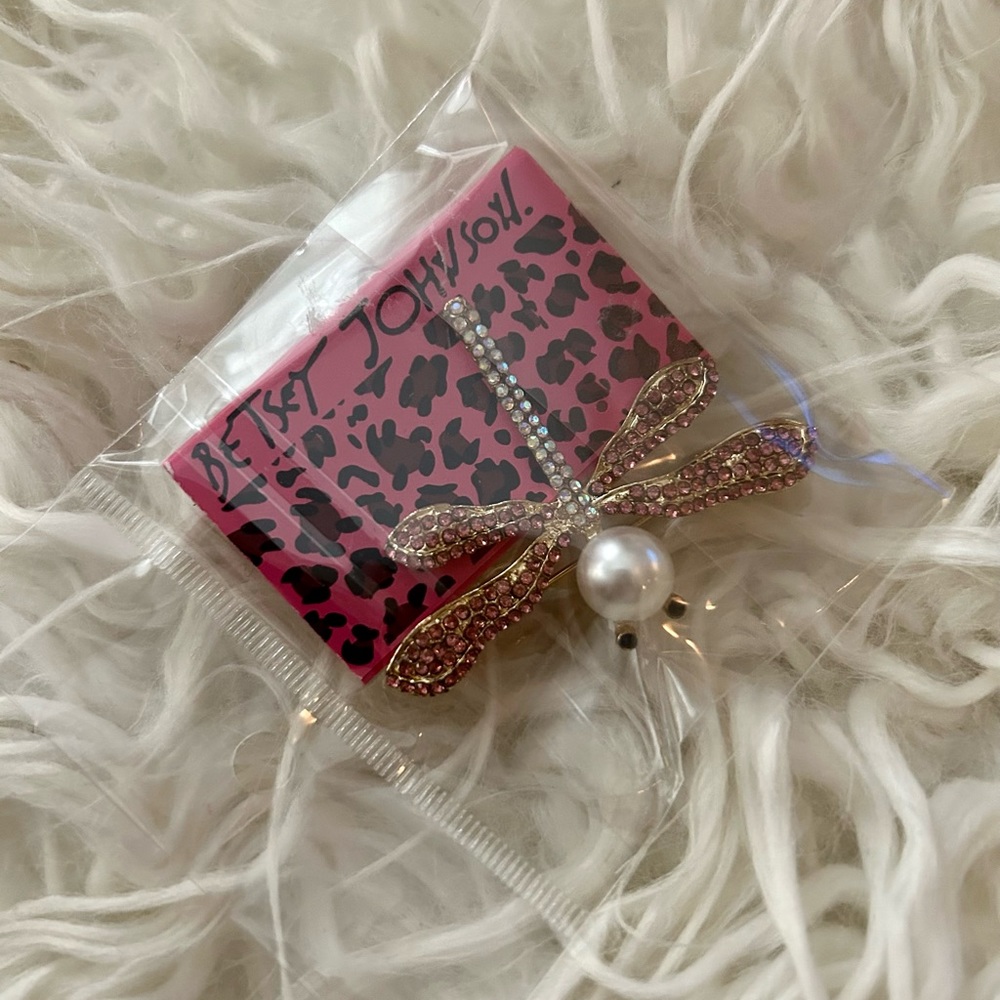 Dragonfly Brooch!